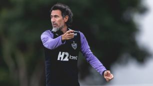 Com cinco 'reforços', Atlético finaliza preparação para duelo com Santos