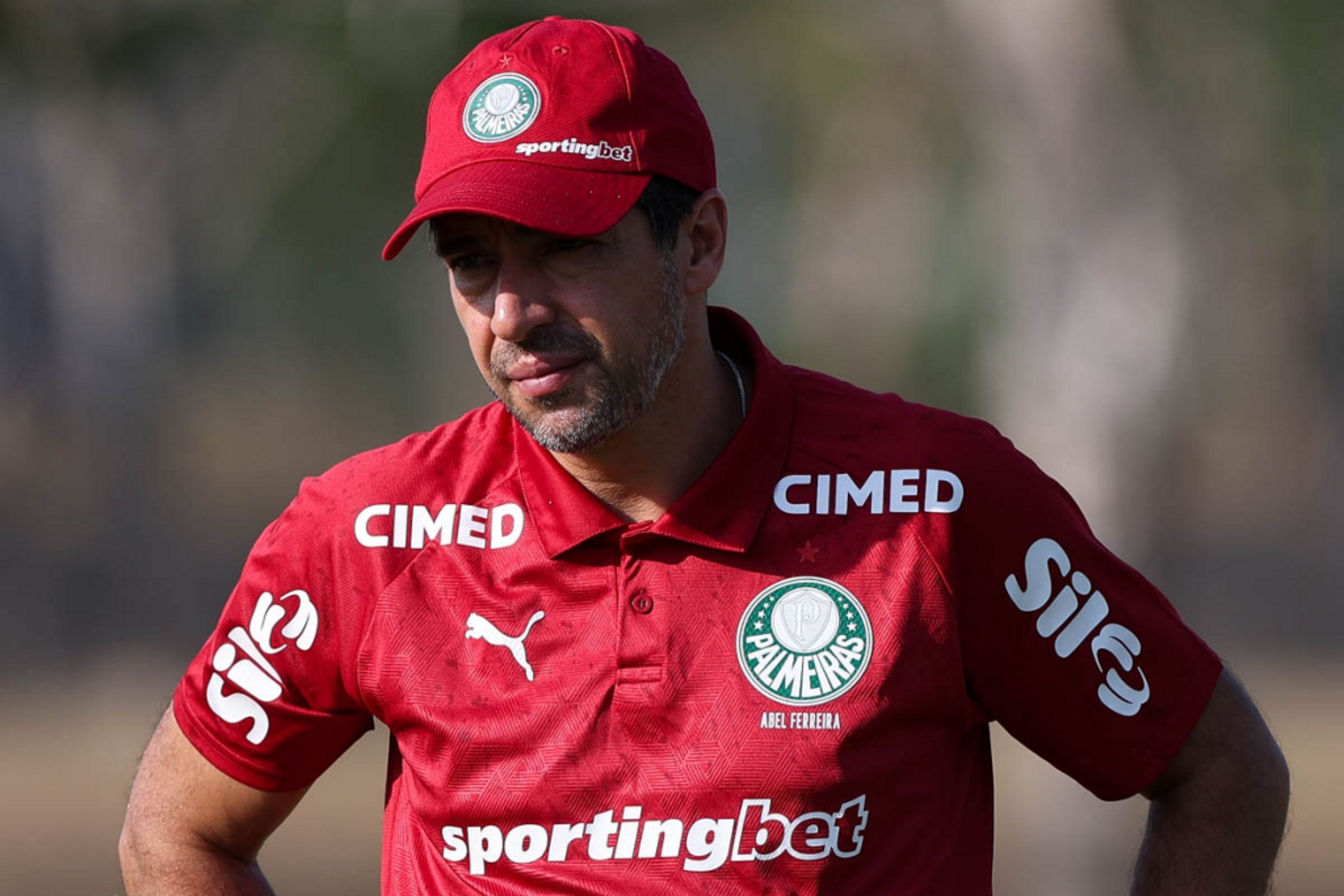 Abel faz gol em treino do Palmeiras, reclama da arbitragem e vai ao 'VAR’