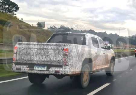 Protótipo da Volkswagen Amarok rodando em testes • Reprodução | @placaverde