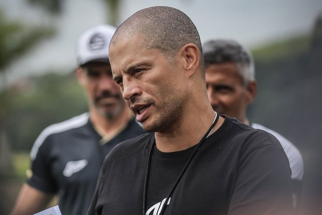 As opções de Alex de Souza para escalar o Athletic contra o CRB