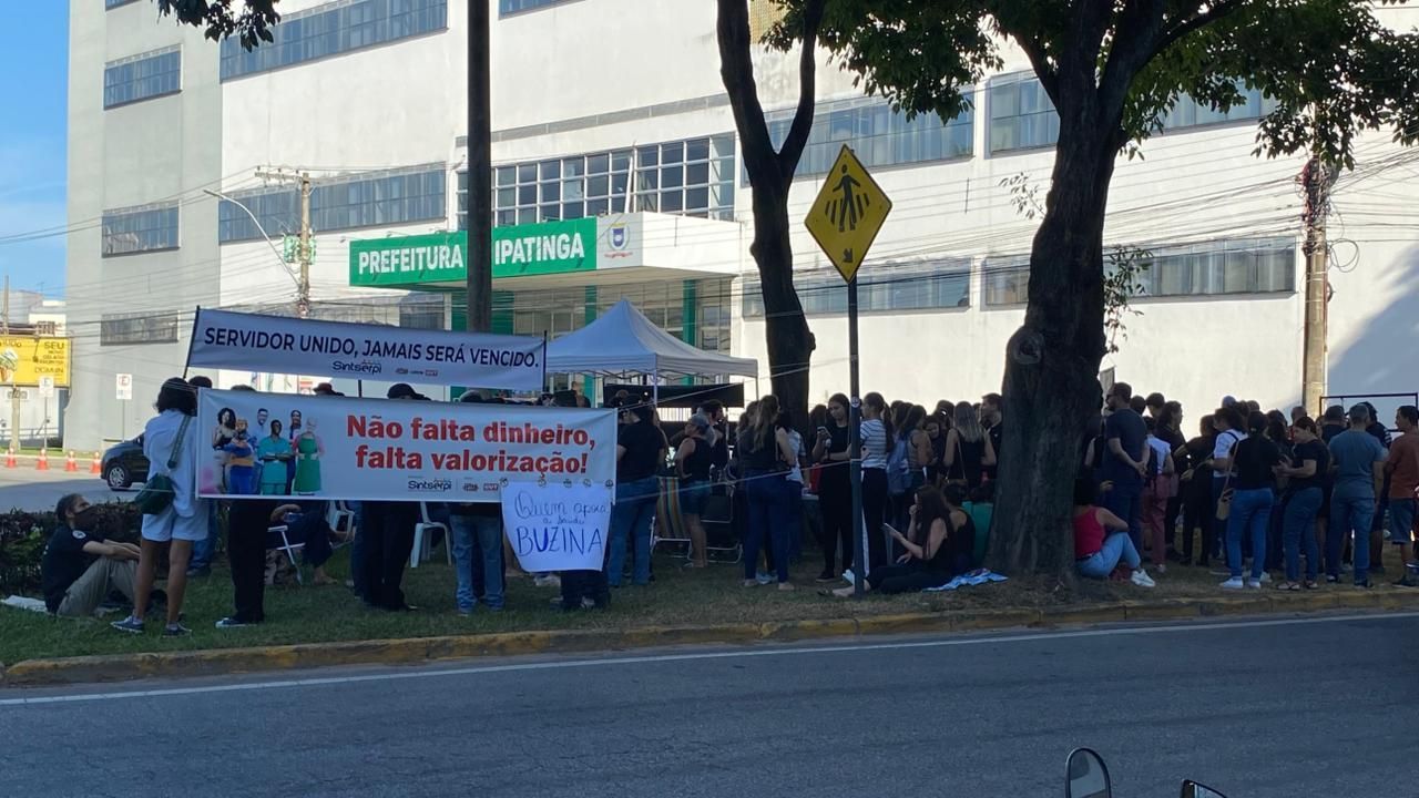 Greve dos servidores em Ipatinga entra no segundo dia com expectativa de diálogo
