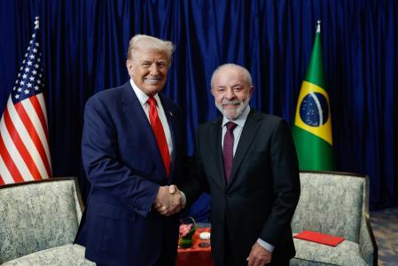 Os presidentes dos EUA, Donald Trump (esq.), e do Brasil, Lula (dir.)