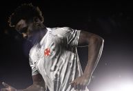 Volante do Vasco desabafa sobre chances perdidas: ‘Adversário não tem dó’