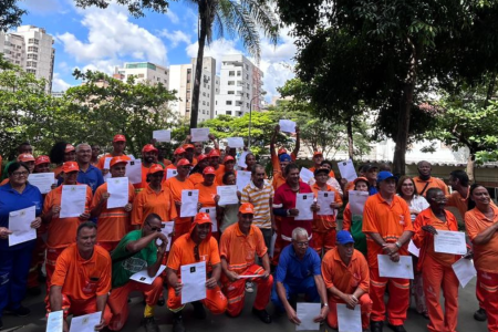 A beleza na diversidade: garis estudantes do EJA visitam exposição de Renoir em BH
