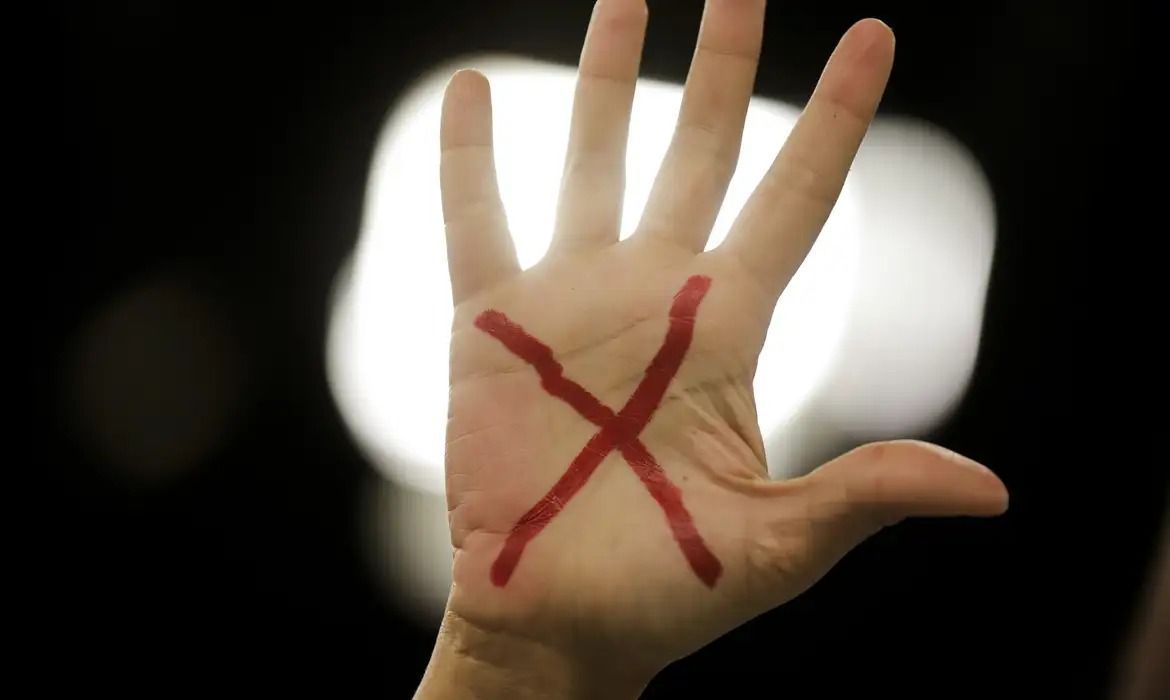 Quase 500 mil casos em 15 anos: Itatiaia faz Raio-X da violência contra a mulher em MG