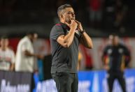 Jair Ventura valoriza desempenho do Vitória contra o São Paulo: 'Ficou barato'