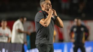 Jair Ventura valoriza desempenho do Vitória contra o São Paulo: 'Ficou barato'