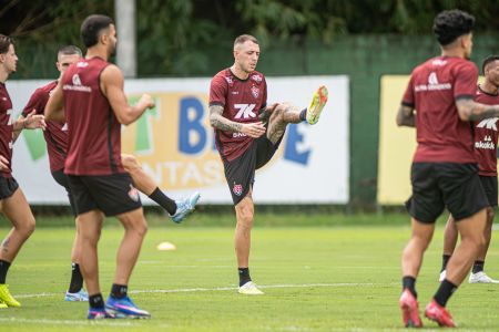 Jogadores do Vitória durante treino no Barradão