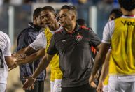 Jair Ventura explica empate do Vitória e aponta evolução mesmo com desfalques