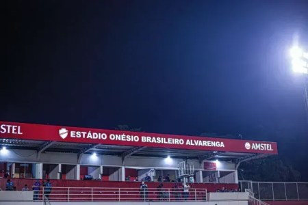 Onésio Brasileiro Alvarenga, estádio do Vila Nova, em Goiânia