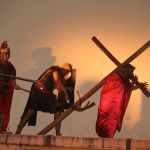 Grupo Novas Raízes encena 'A Paixão de Cristo' na Paróquia Cristo Redentor, no Barreiro