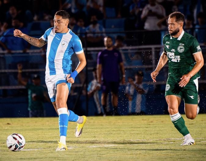 Ex-Cruzeiro marca, e Goiás busca empate com Londrina-PR pela Série B