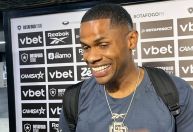 Júnior Santos vibra com sequência no Botafogo e avalia Franclim Carvalho