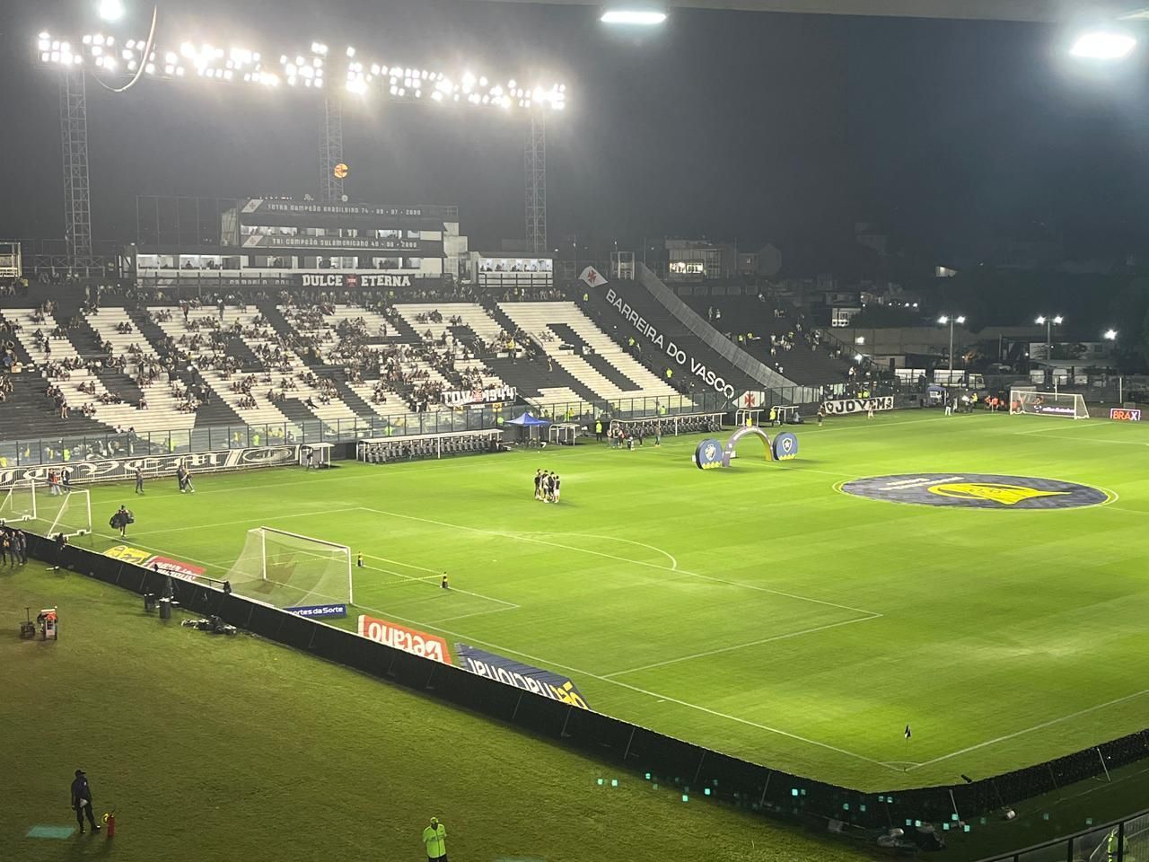 Vasco x Botafogo: veja as escalações para jogo do Brasileirão