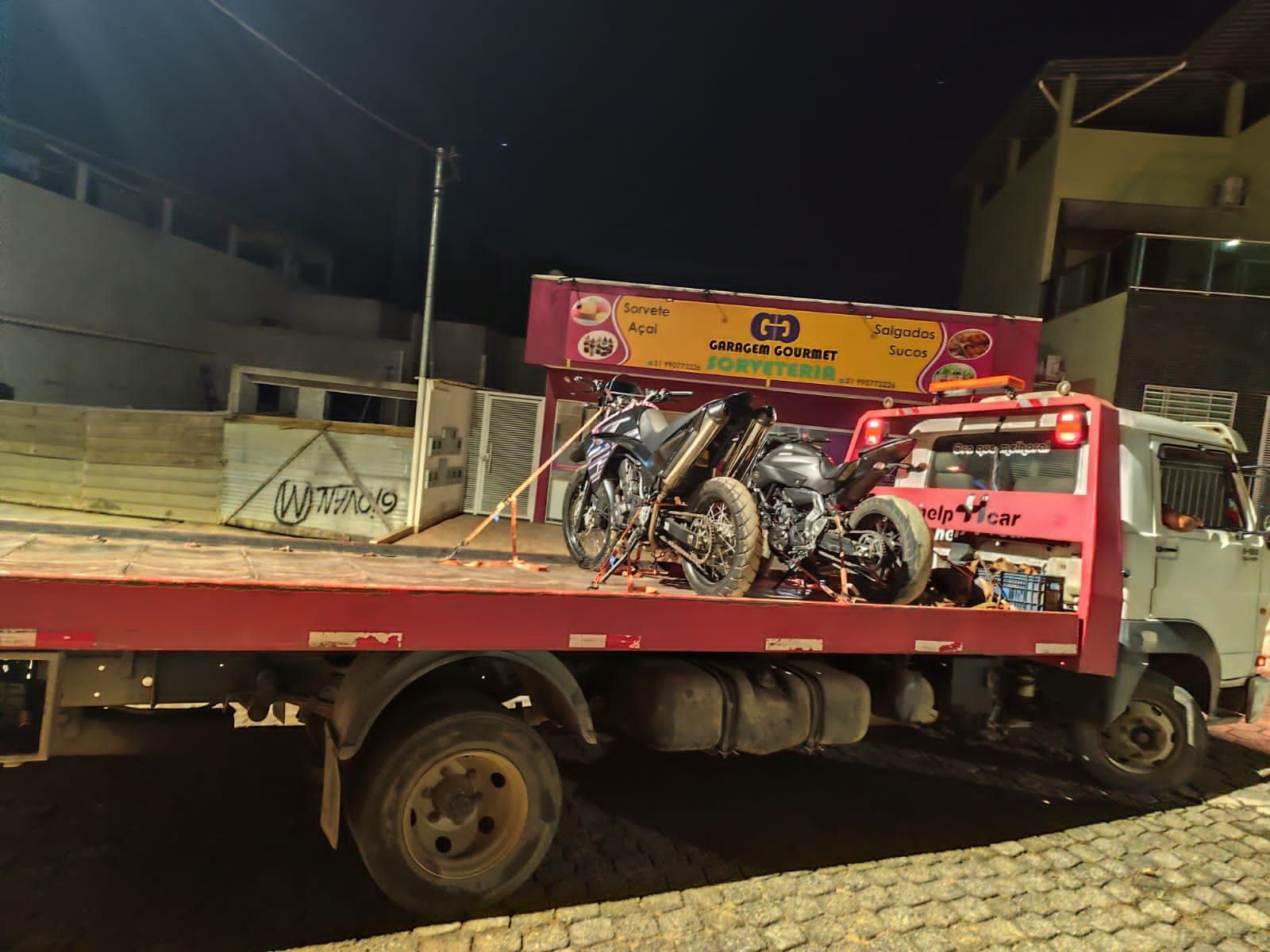 Condutores e duas motocicletas apreendidas por adulteração e direção perigosa em Timóteo