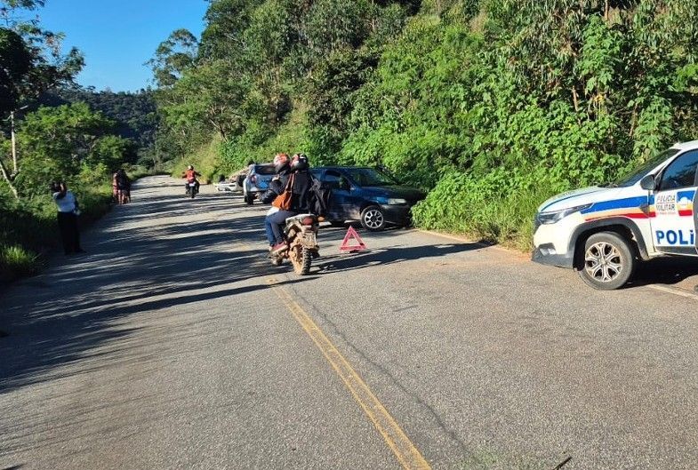 Idosa de 77 anos morre após choque entre veículos na Serra da Viúva, em Santana do Paraíso