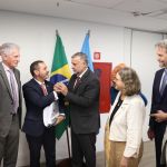 PT apresenta 'Relatório Paralelo' da CPMI do INSS à PF