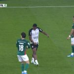 Jogador do Corinthians é expulso contra o Palmeiras por fazer gesto obsceno