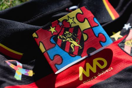 Camisa e braçadeira de capitão do Sport em alusão à campanha