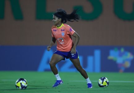 Marília em treino da Seleção Brasileira Feminina