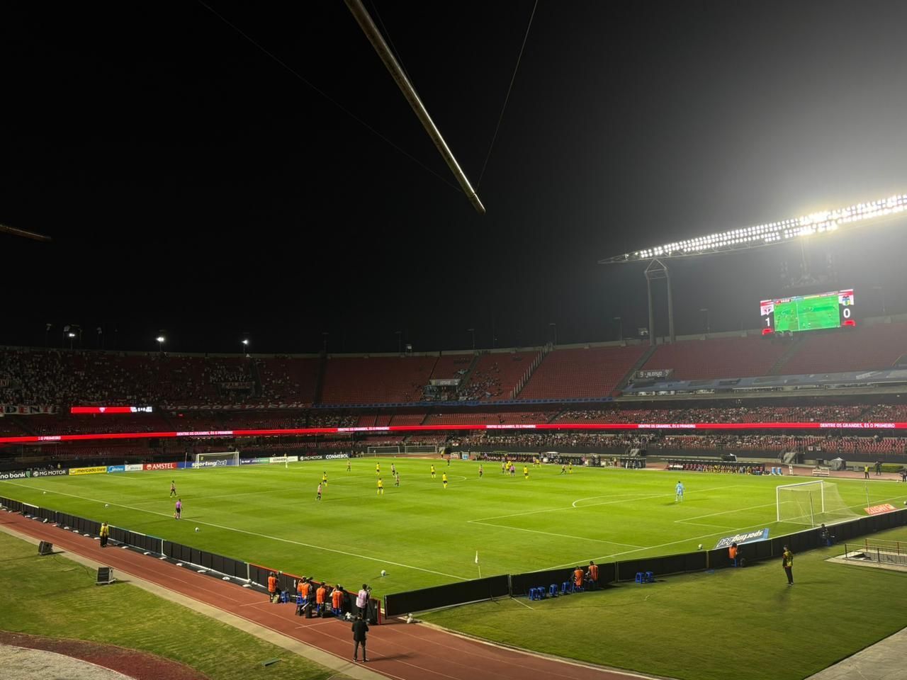 São Paulo comete gafe e anuncia treinador errado em jogo contra O'Higgins