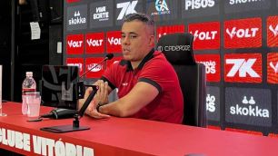 Jair Ventura explica uso de titulares do Vitória em jogo da Copa do Nordeste