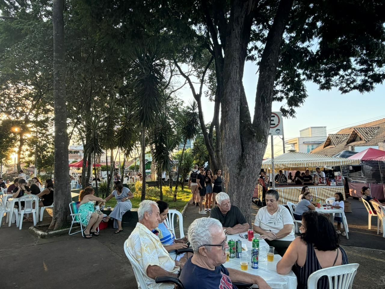 Festival Sabores da Praça agita bairro Planalto com rock, samba e gastronomia neste feriado