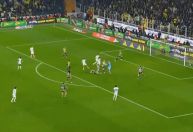 Goleiro da Seleção, Ederson comete falha feia e 'tira' liderança do Fenerbahçe na Turquia