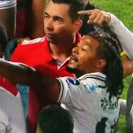 Atacante do Operário chora ao denunciar racismo de torcedor do Vila Nova na Série B