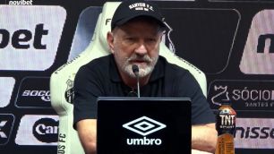 Cuquinha faz constatação sobre momento do Santos e sai em defesa de Neymar