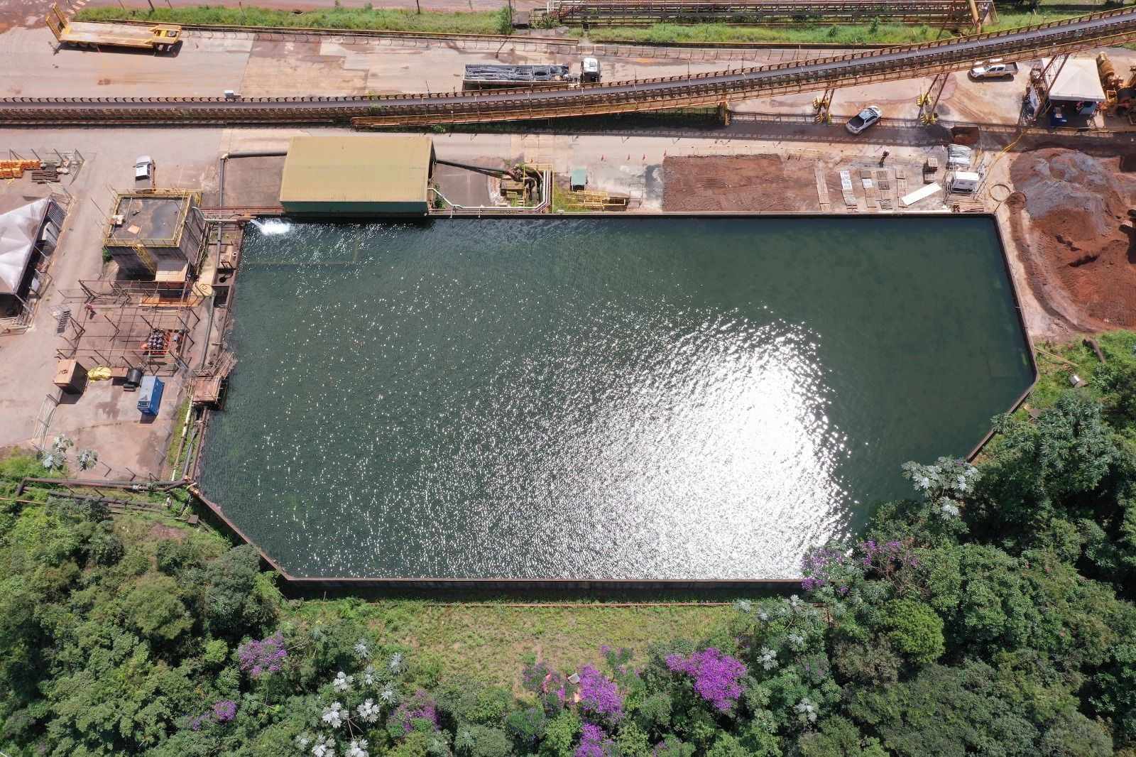 Samarco amplia recirculação de água e mantém uso de energia renovável em 2025