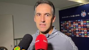 Léo Condé vence Rogério Ceni de novo e minimiza retrospecto: “Coincidência”