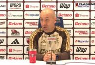 Jardim opina sobre 'cotoveladas' em Flamengo x Vitória: 'Lance de futebol'