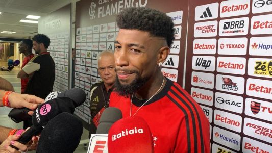 Emerson Royal após vitória do Flamengo no Maracanã