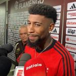 Lateral vê Flamengo em condições de conquistar a tríplice coroa: 'Vamos brigar'