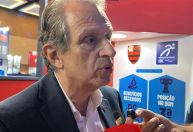 Presidente do Flamengo dispara contra 'campos de plástico' e faz constatação