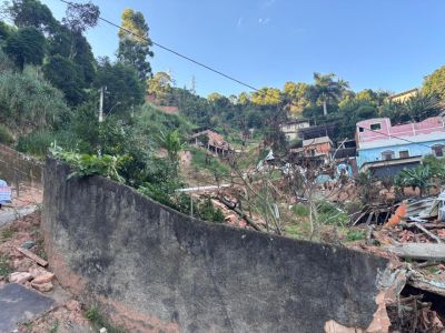Foto mostra destruição no bairro Três Moinhos em Juiz de Fora • Joubertt Telles / itatiaia