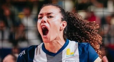 Maeva Orlé celebra ponto pelo Alianza Lima-PER