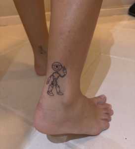 Tatuagem de Samira, ex-BBB 26 • Reprodução/Redes Sociais