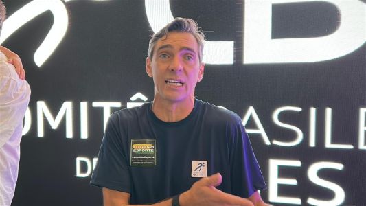 Giba, campeão olímpico de vôlei em 2004