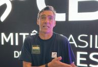 Campeão olímpico, Giba reage à saída de filho de clube da Série A e aponta destino