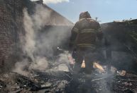 Incêndio atinge residência em Poços de Caldas, no Sul de Minas