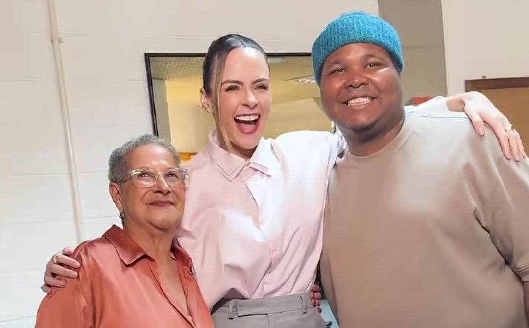 Campeã do BBB 26, Ana Paula reencontra Dona Geralda e Ronan, aliados do BBB 16
