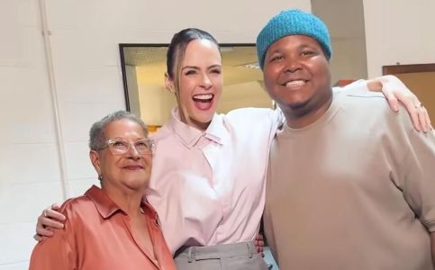 Ana Paula Renault reencontra Dona Geralda e Ronan