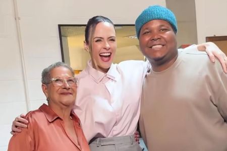 Campeã do BBB 26, Ana Paula reencontra Dona Geralda e Ronan, aliados do BBB 16