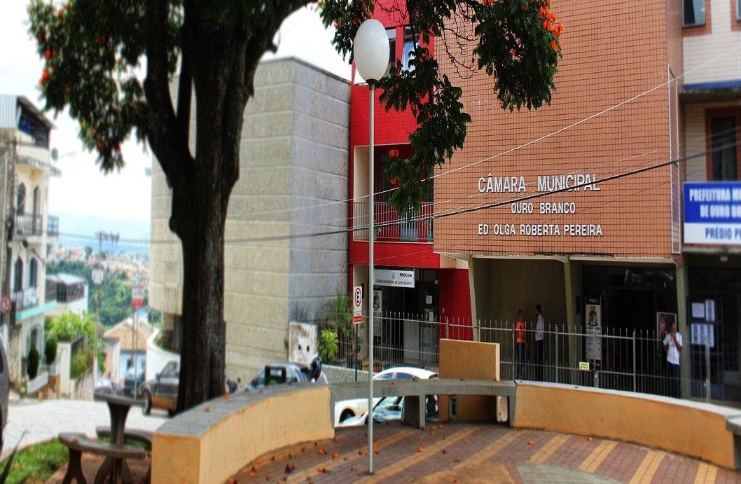 Câmara de Ouro Branco exonera servidor comissionado após confirmação de condenação judicial