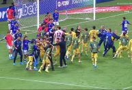 Cruzeiro x Boca é marcado por confusão generalizada após apito final