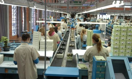 Produção industrial cresce em março, mas confiança segue baixa em Minas Gerais