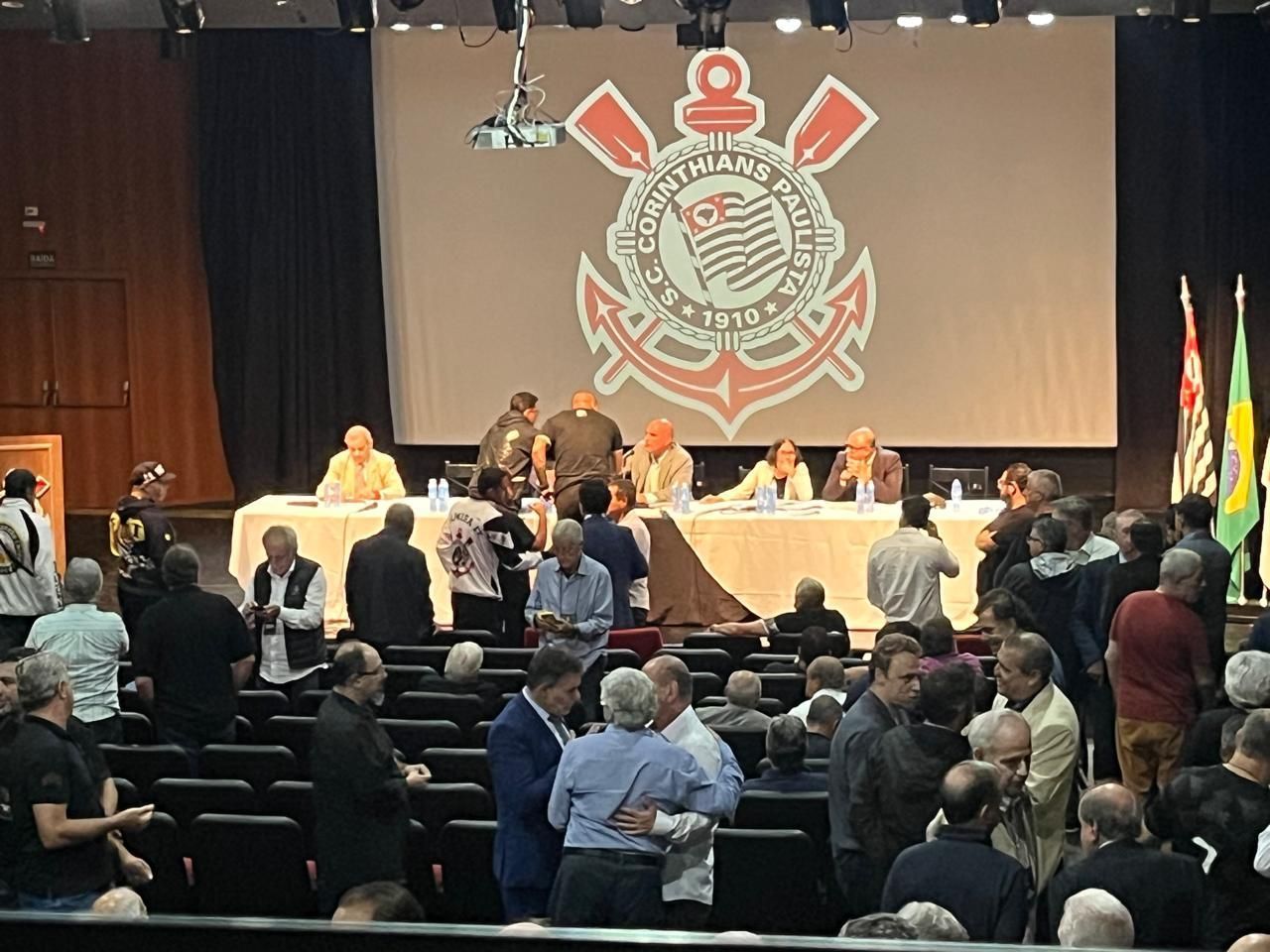 Estatuto do Corinthians: os próximos passos após votação no Conselho