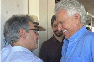 Adversários na corrida pelo Planalto, Zema e Caiado dividem palanque em Uberaba